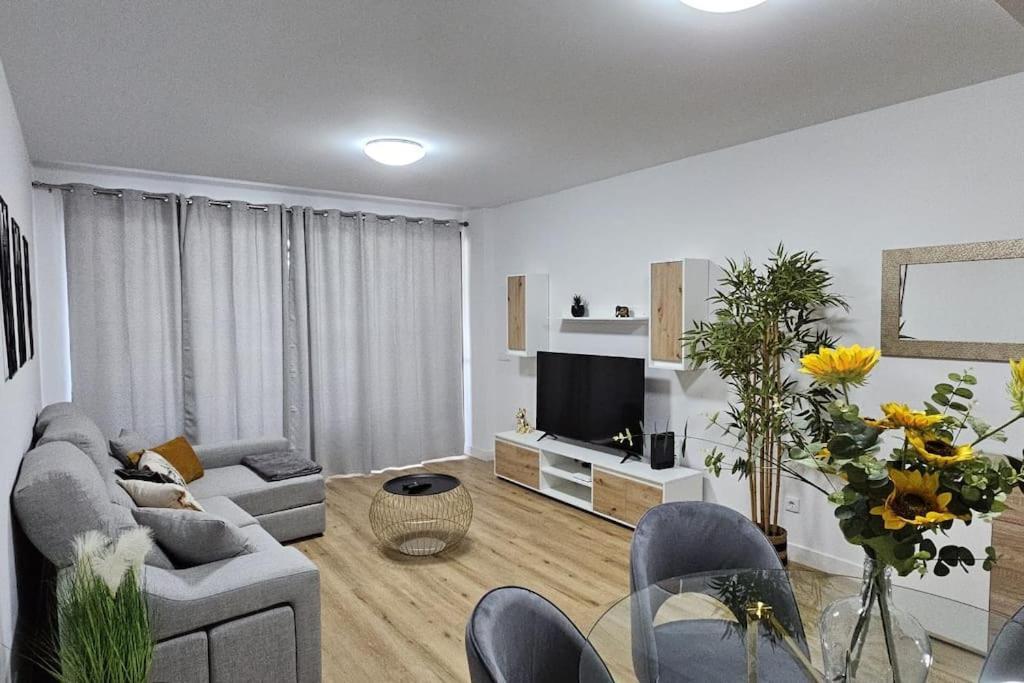 Vista Mar - Ac, Parking And Pool Apartment Funchal  Ngoại thất bức ảnh