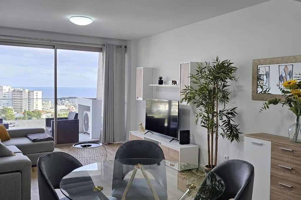 Vista Mar - Ac, Parking And Pool Apartment Funchal  Ngoại thất bức ảnh
