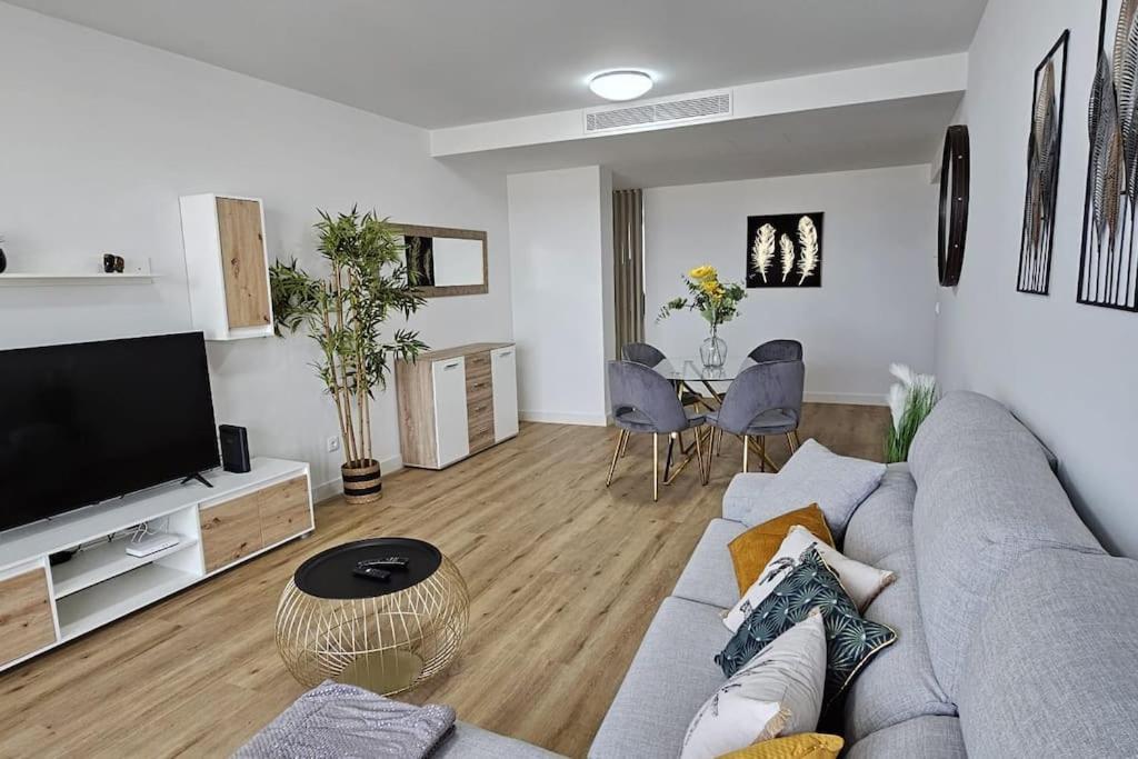 Vista Mar - Ac, Parking And Pool Apartment Funchal  Ngoại thất bức ảnh